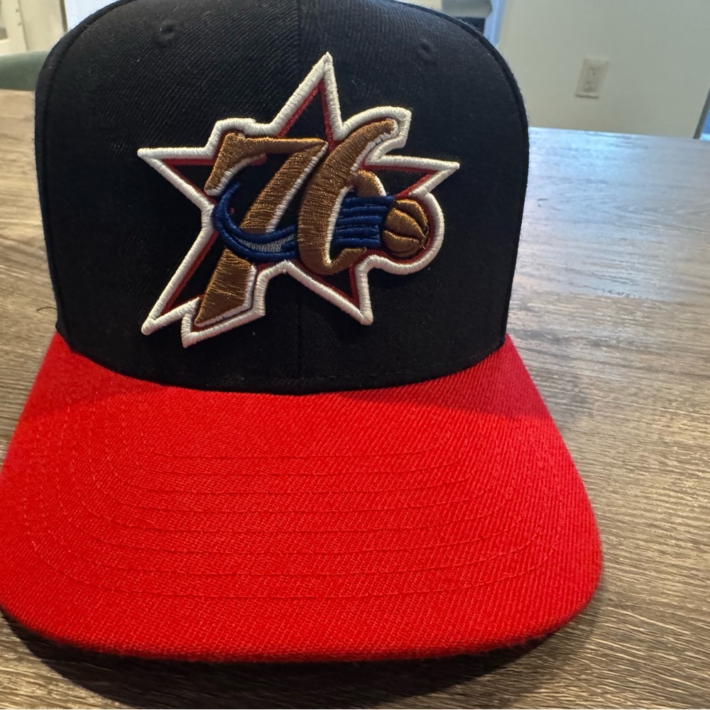 Philadelphia 76ers Hat.   SnapBack.  Mitchell and Ness